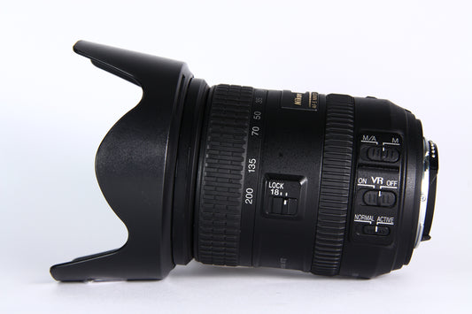 Lente NIKON DX AF-S 18-200mm F3.5-5.6 G II. Usado