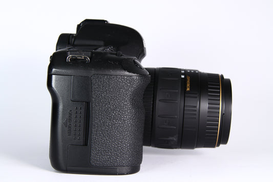 Cámara Digital CANON 5D Mark II Lente 29-90mm. Usada.