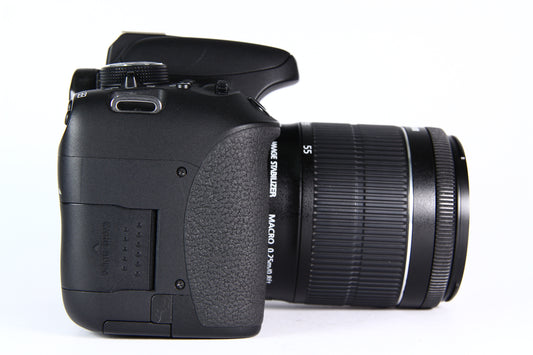 Cámara Digital CANON T6i Lente 18-55mm IS STM. Usada