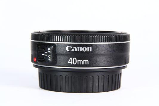 Lente CANON EF 40mm F2.8. Usado