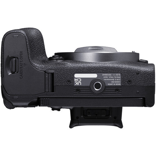 Canon EOS R10 con lente RF-S 18-150mm IS STM