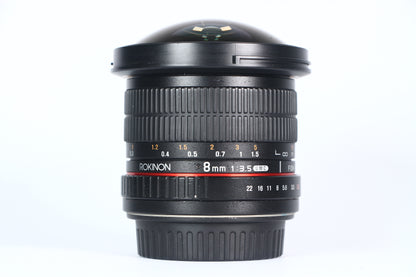 Lente ROKINON 8mm F1:1.5 Cinemaline para CANON. Usado.