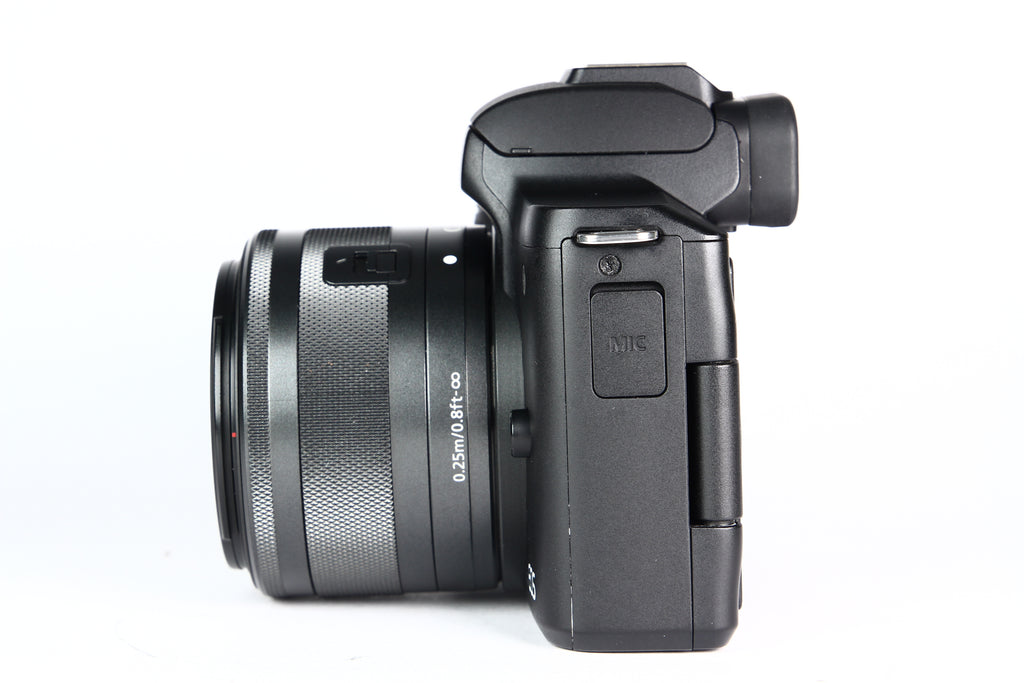 Cámara Digital CANON EOS M50 Mark II con lente 15-45mm. Usada