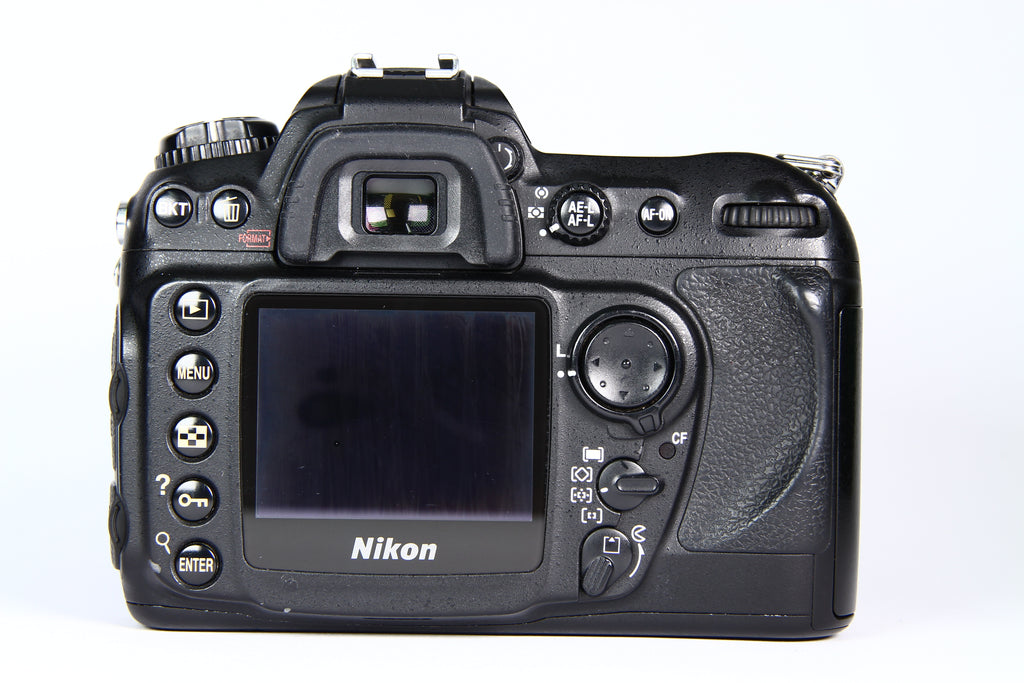 Cámara Digital NIKON D200 Lente 18-55 mm. Usada