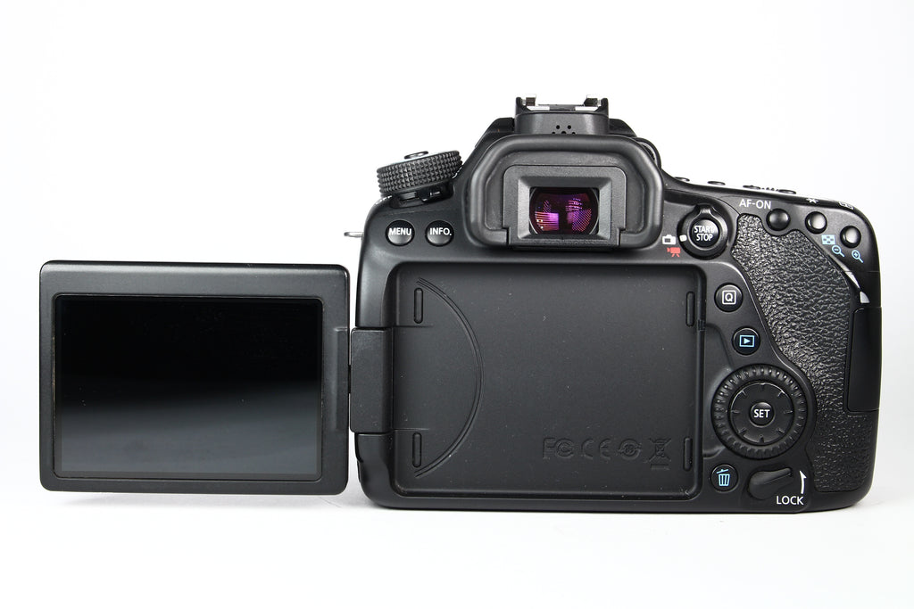 Cámara Digital CANON 80D Lente 18-55mm IS STM F3.5-5.6. Usada.