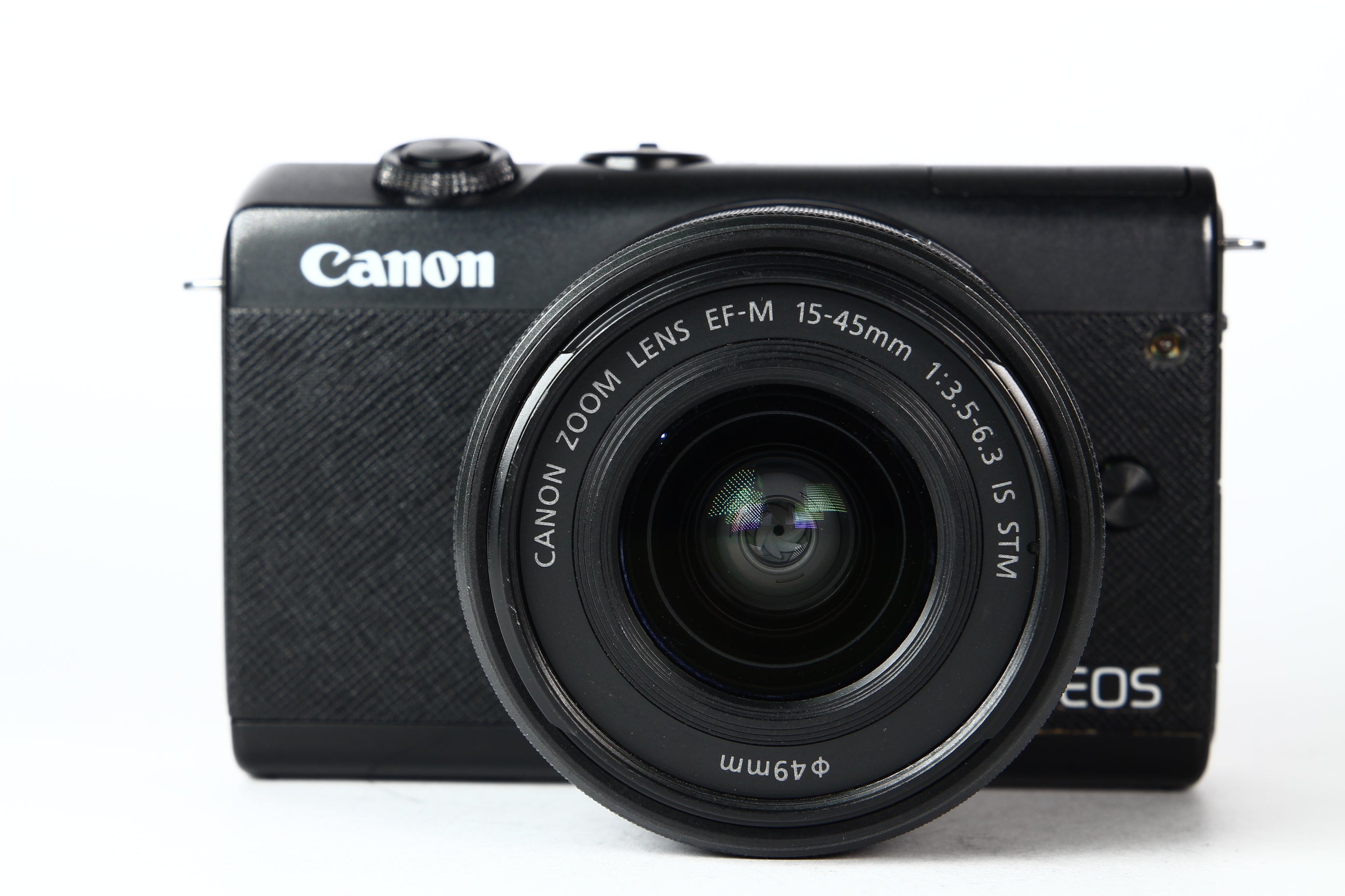 Cámara Digital CANON EOS M200 con lente 15-45mm. Usada