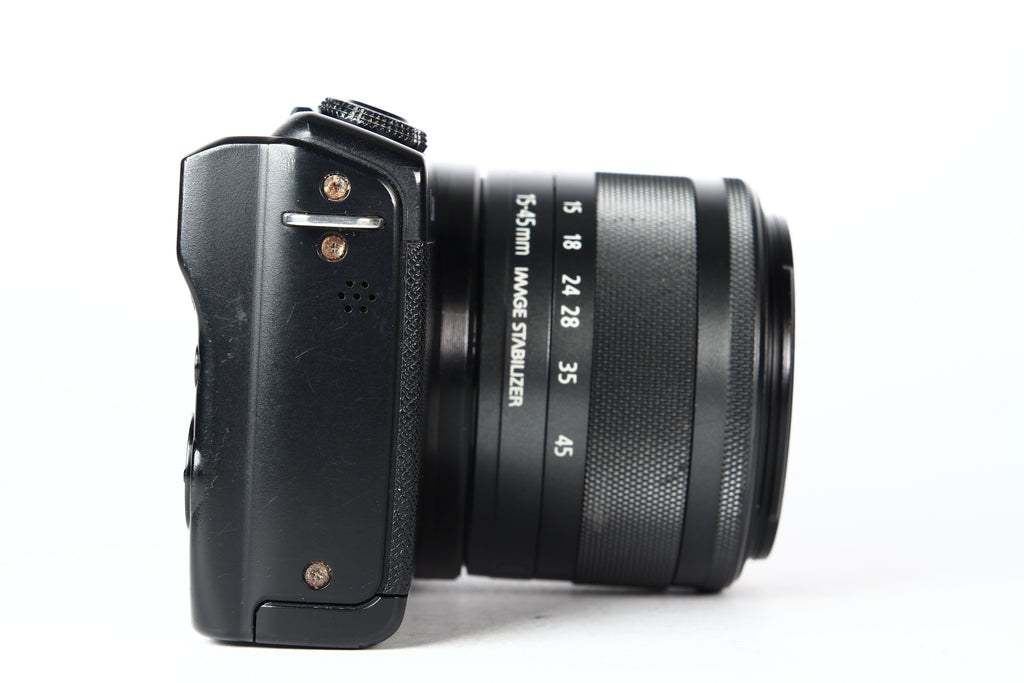 Cámara Digital CANON EOS M200 con lente 15-45mm. Usada