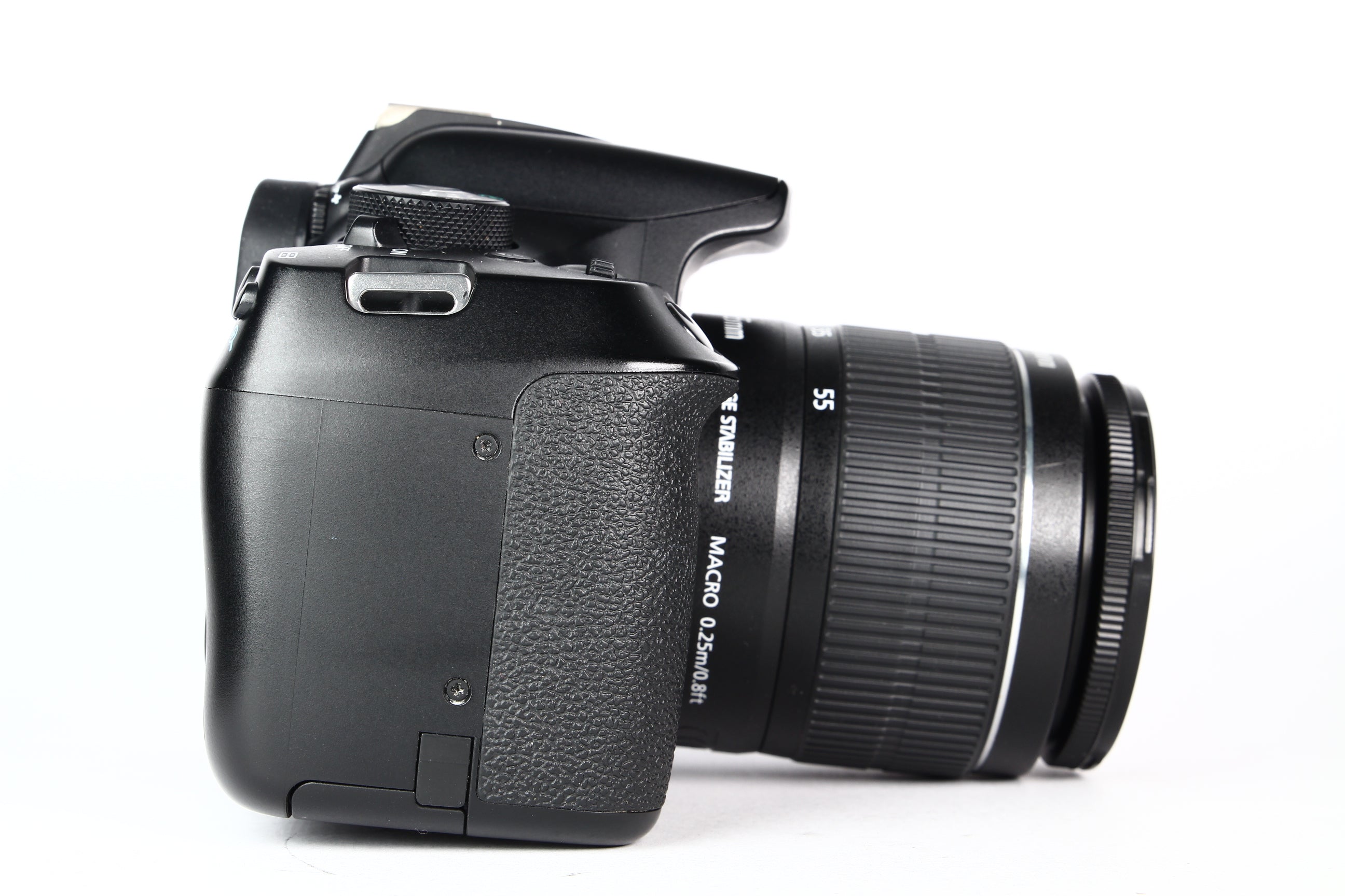 Cámara Digital CANON T6 Lente 18-55mm IS II. Usada