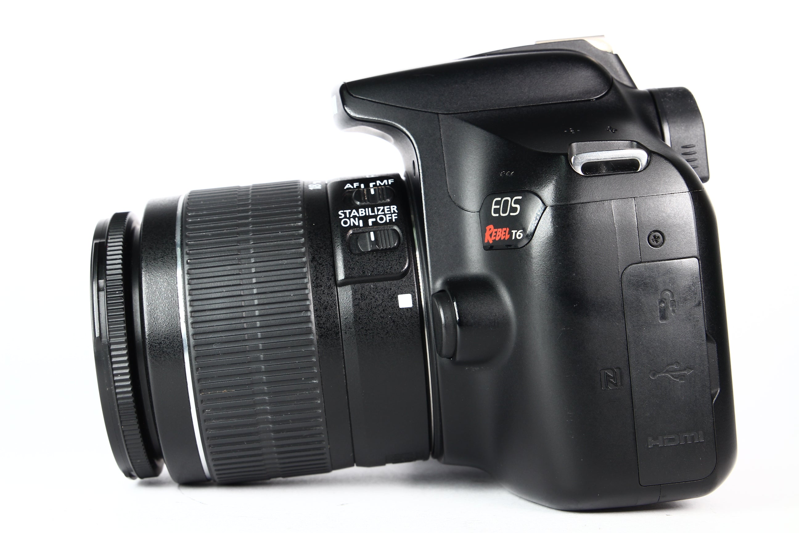 Cámara Digital CANON T6 Lente 18-55mm IS II. Usada