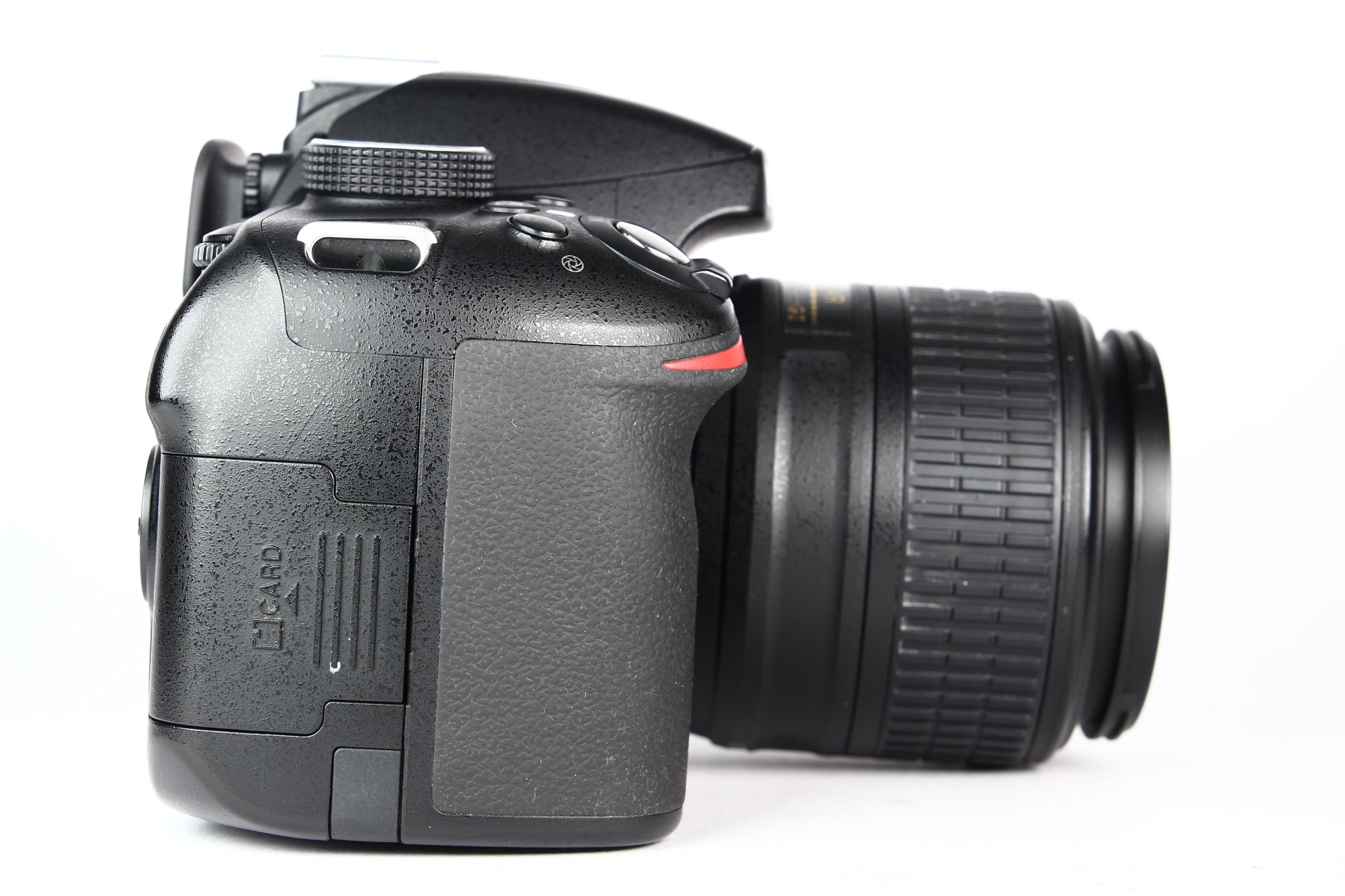 Cámara Digital NIKON D3200 Lente 18-55mm. Usada