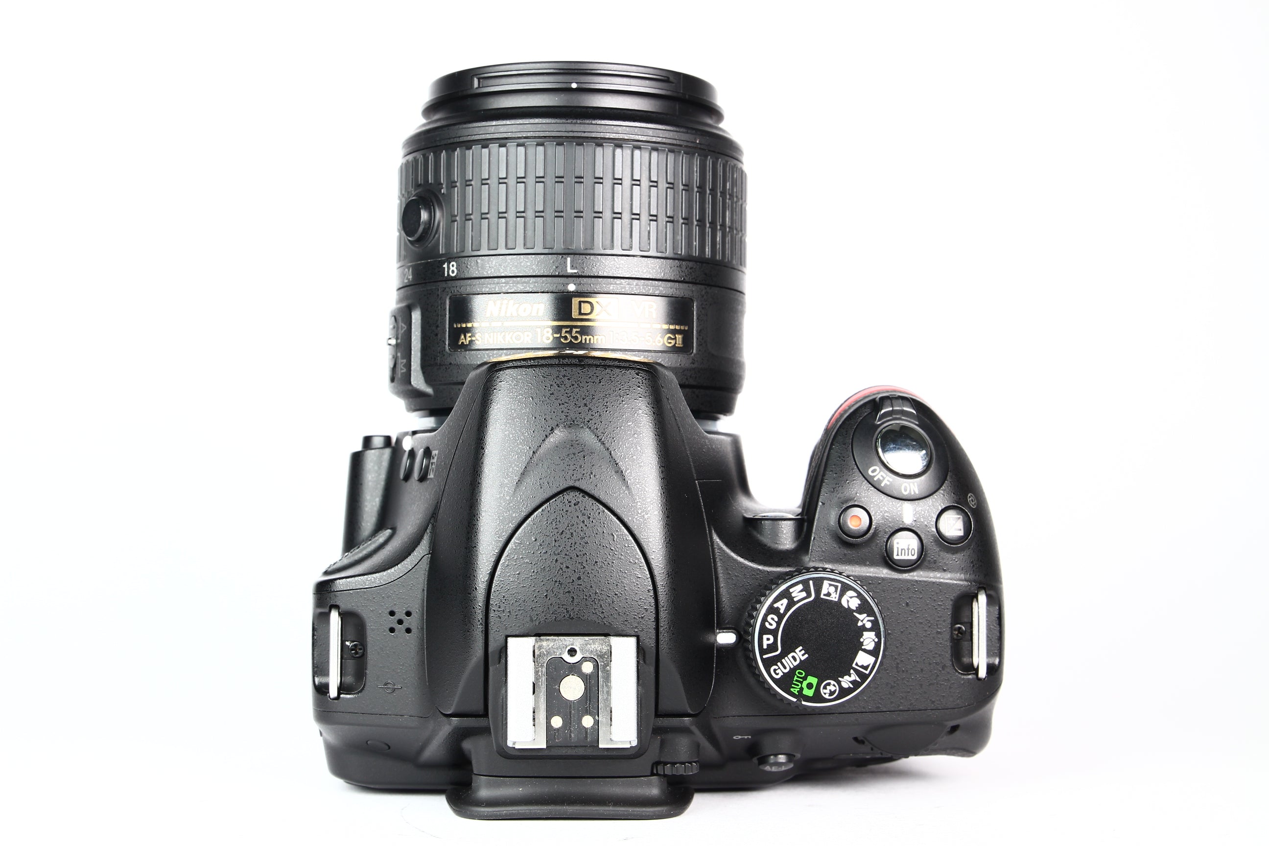 Cámara Digital NIKON D3200 Lente 18-55mm. Usada