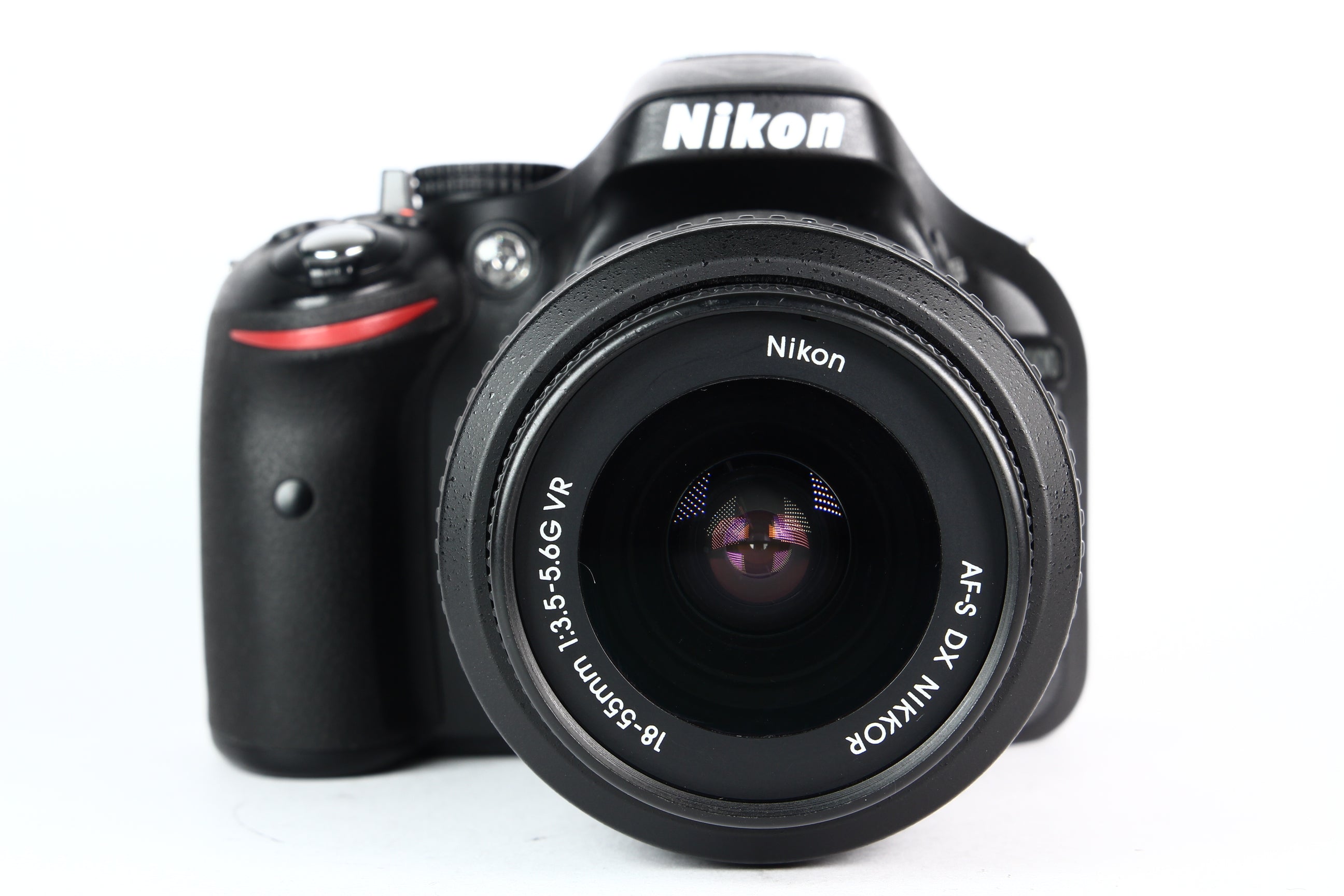 Cámara Digital Nikon D5200 Lente 18-55mm. Usada