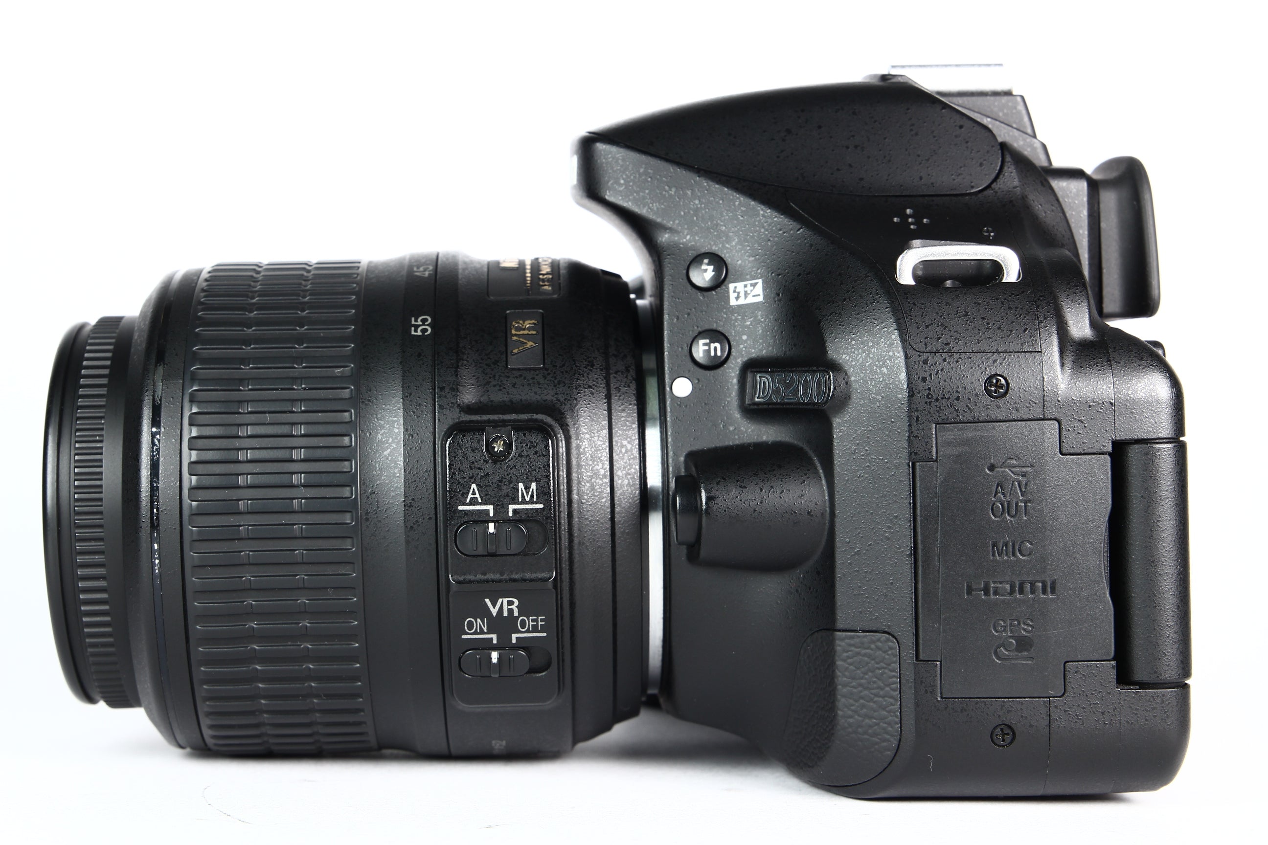 Cámara Digital Nikon D5200 Lente 18-55mm. Usada