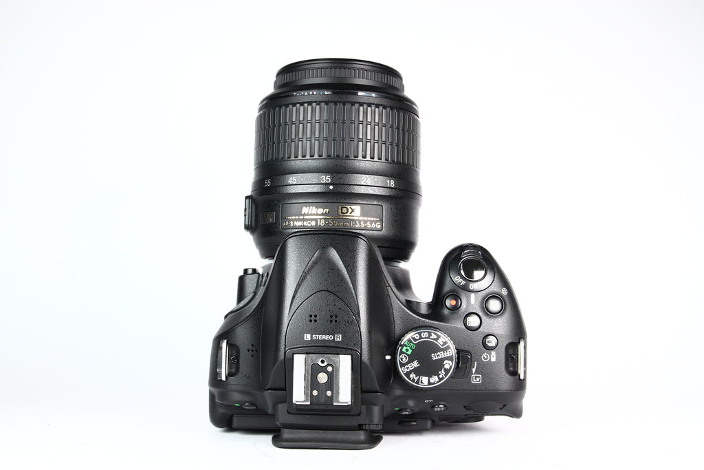 Cámara Digital Nikon D5200 Lente 18-55mm. Usada