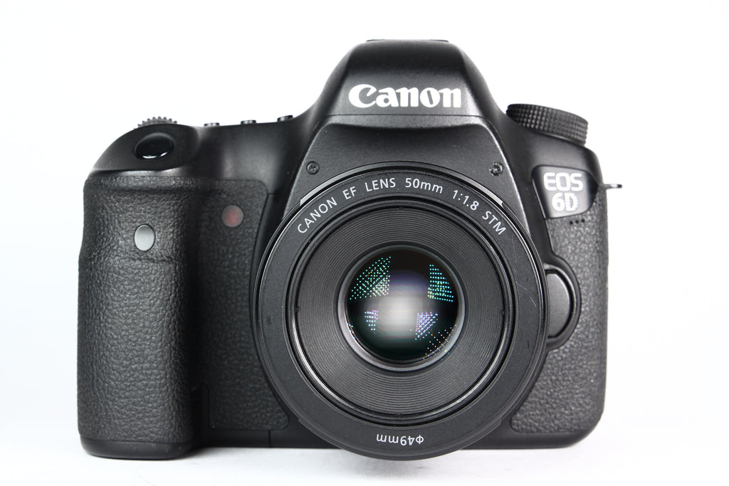 Cámara Digital CANON 6D Lente 50mm  F:1.8. Usada