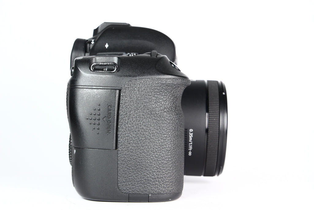 Cámara Digital CANON 6D Lente 50mm  F:1.8. Usada