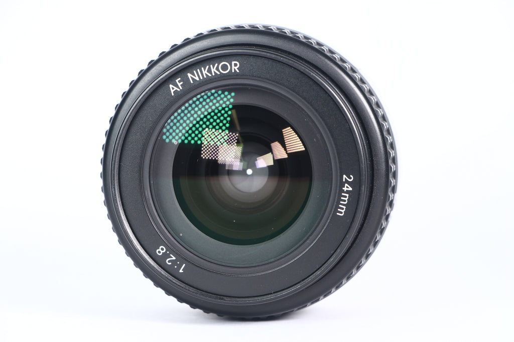 Lente NIKON 24mm F2.8. Usado
