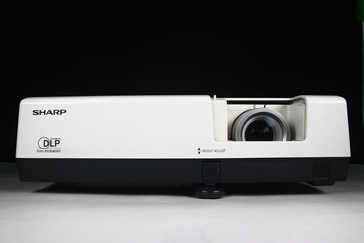 Video Proyector Sharp XR-55X. Usado