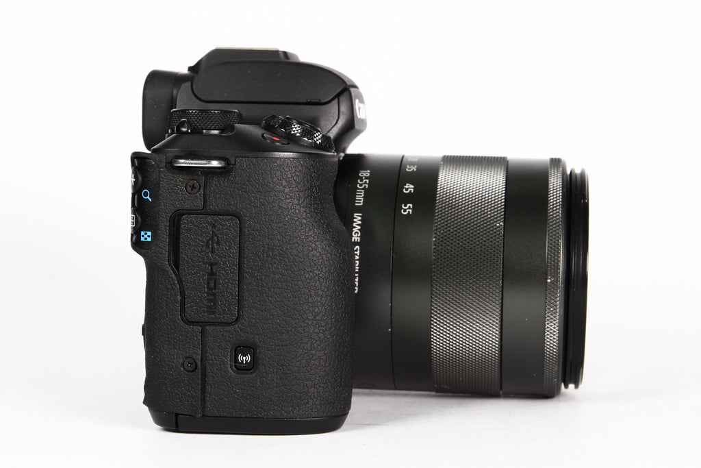 Cámara Digital CANON EOS M50 Mark II con lente 18-55mm. Usada