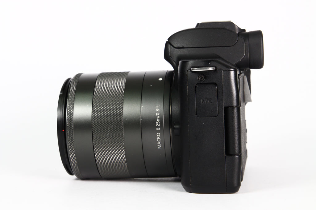 Cámara Digital CANON EOS M50 Mark II con lente 18-55mm. Usada