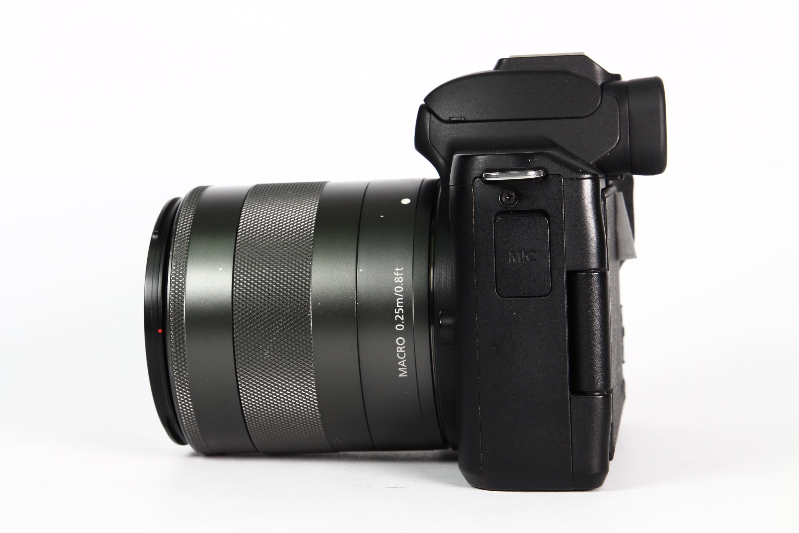 Cámara Digital CANON EOS M50 Mark II con lente 18-55mm. Usada