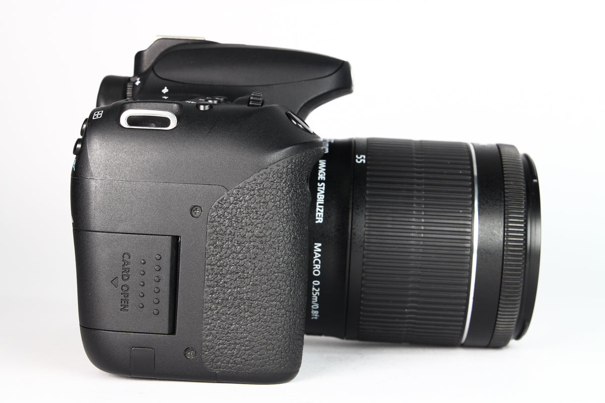 Cámara Digital CANON 77D Lente 18-55mm IS STM. Usada