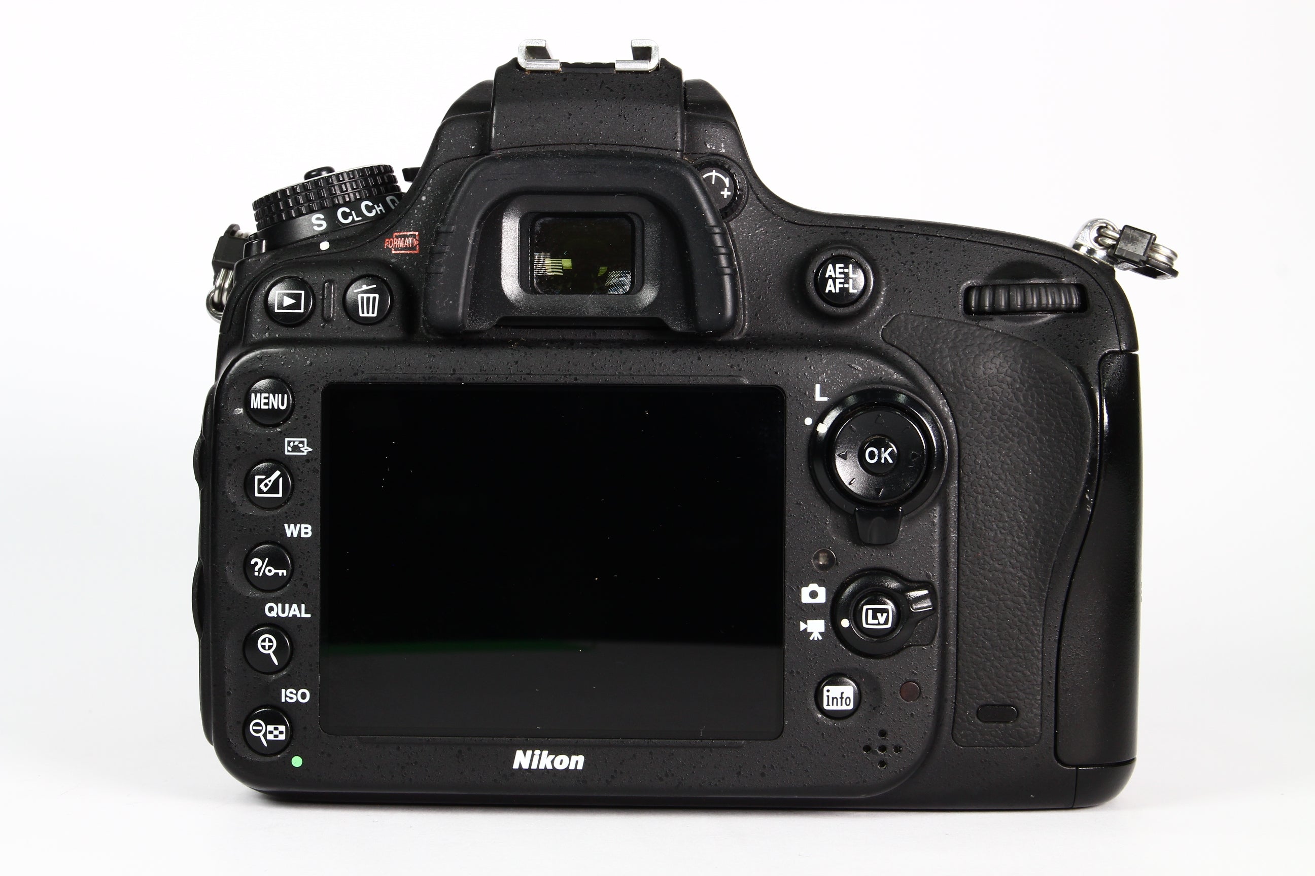 Cámara Digital NIKON D600 con lente COSINA 28-210MM F3.5-5.6. Usada