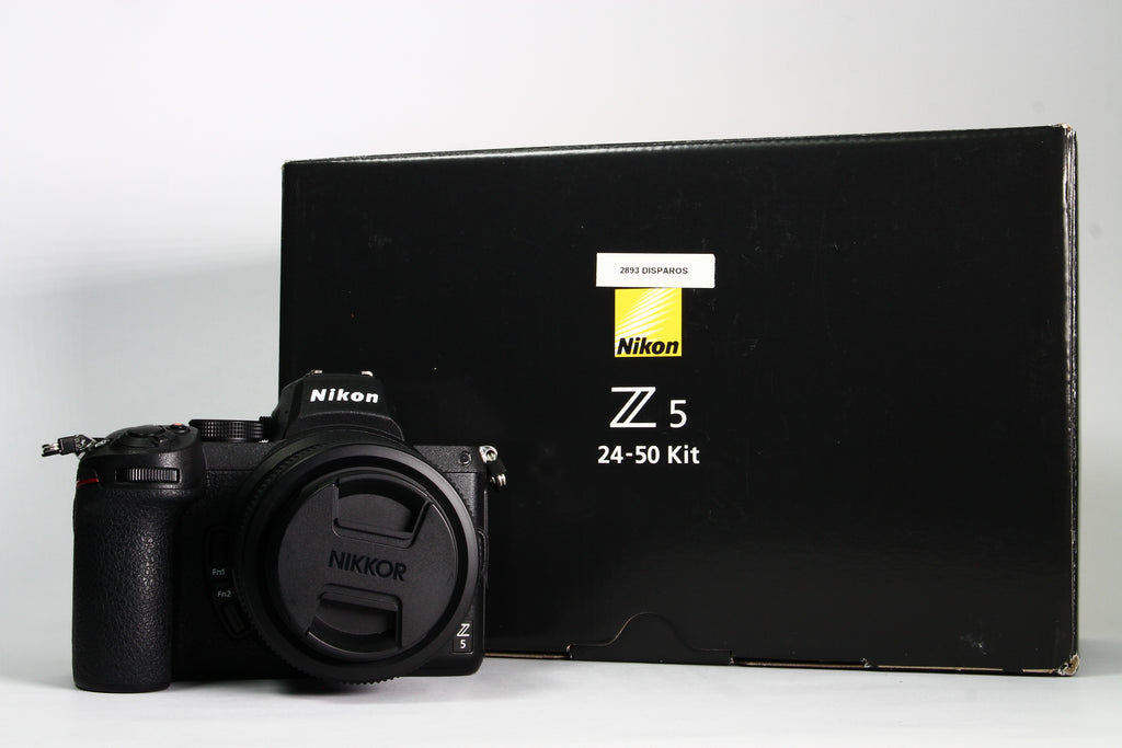 Cámara Digital NIKON Z5 con Lente 24-50 F:4-6.3 Usada