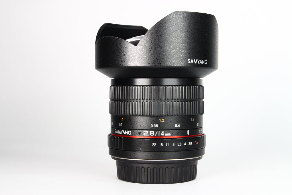 Lente Samyang 14mm F1:2.8 para CANON. Usado.