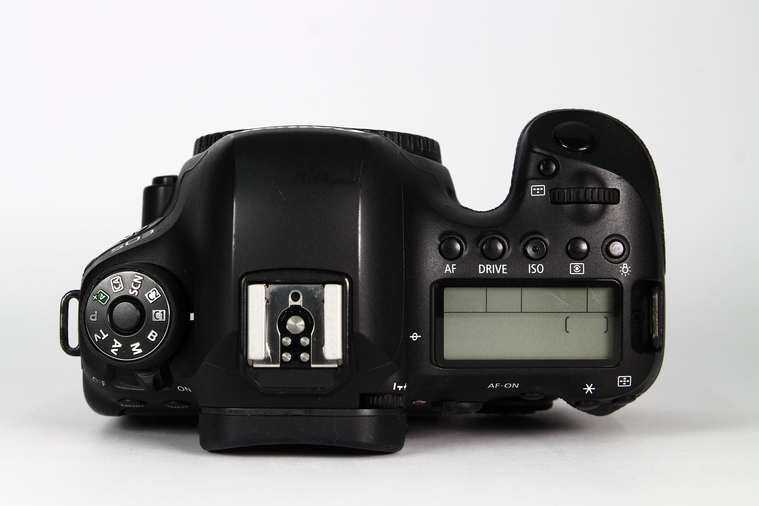 Cámara Digital CANON EOS 6D Mark II (SOLO CUERPO). Usada