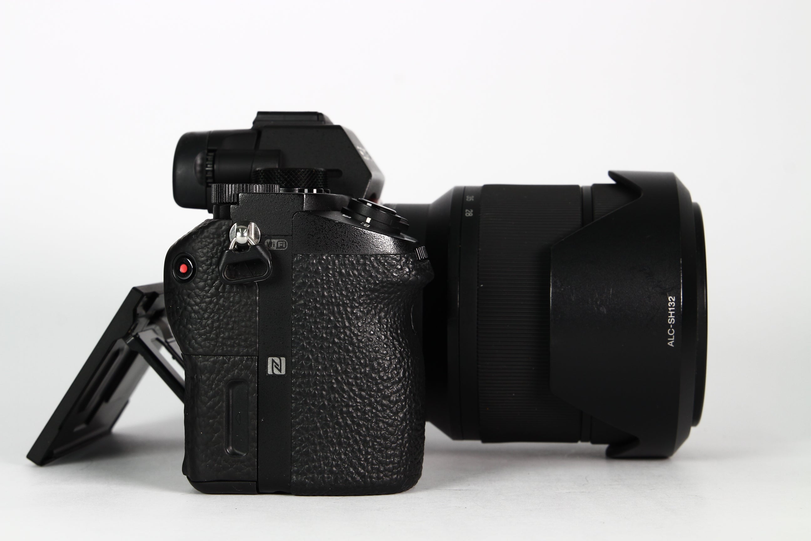 Cámara Digital SONY A7II con lente kit 28-70mm OSS. Usada