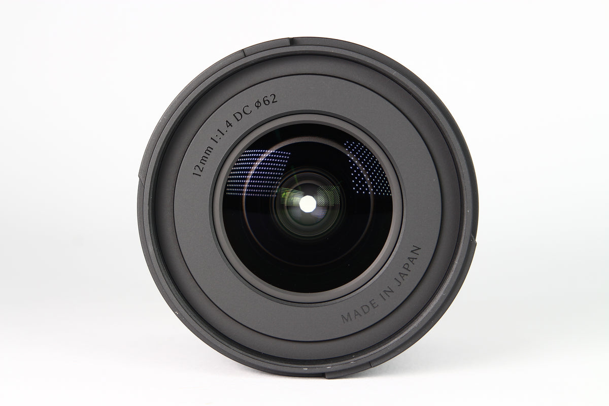 Lente Sigma 12mm Contemporary DC F:1.4 Para Canon RF-S. Usado