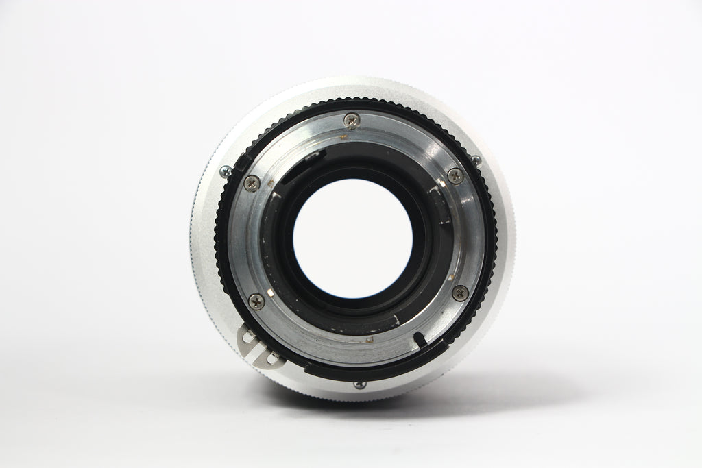 Lente NIKON Nikkor 180mm F:2.8. Usado.