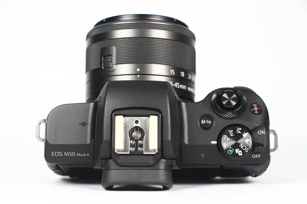 Cámara Digital CANON EOS M50 Mark II con lente 15-45mm. Usada