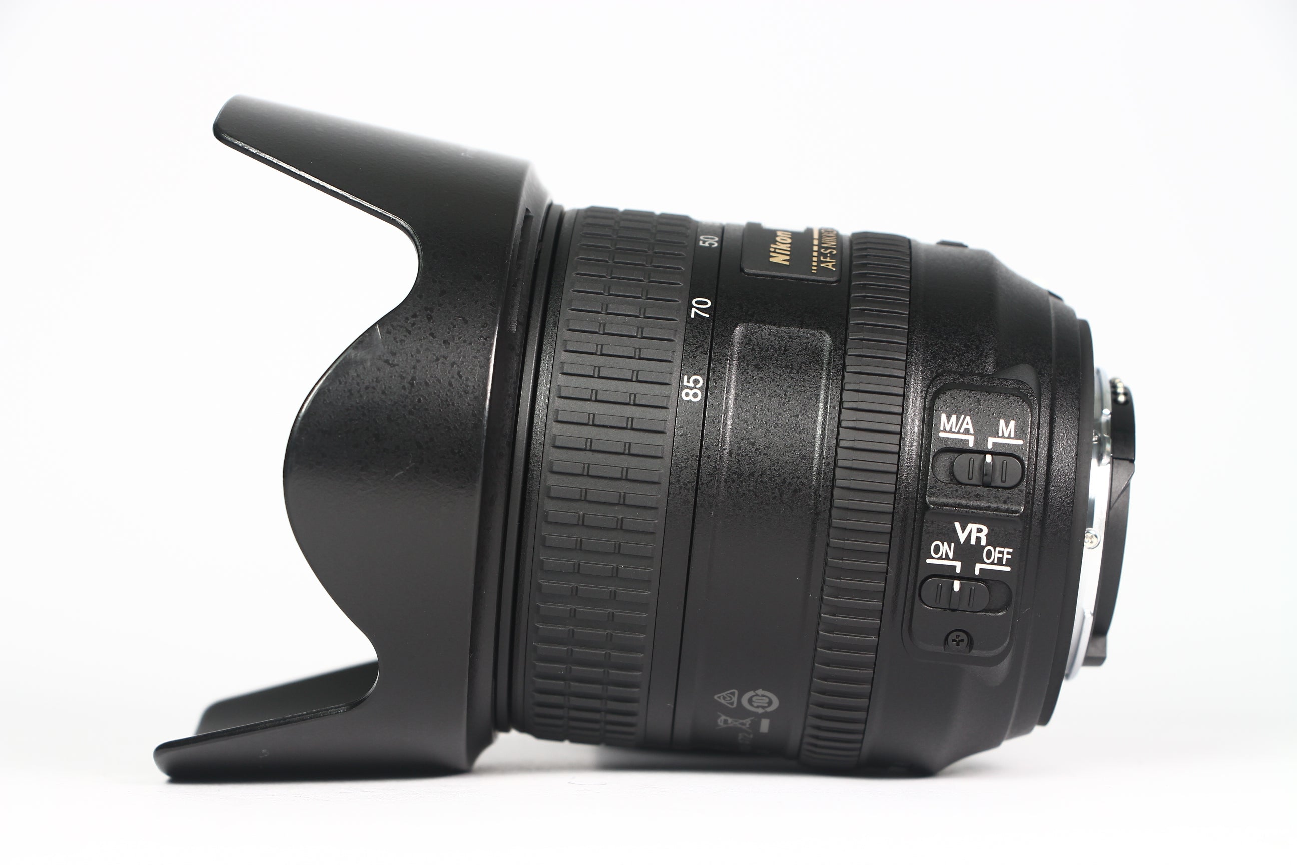 Lente NIKON AF-S 24-85mm F3.5-4.5 ED G VR. Usado.