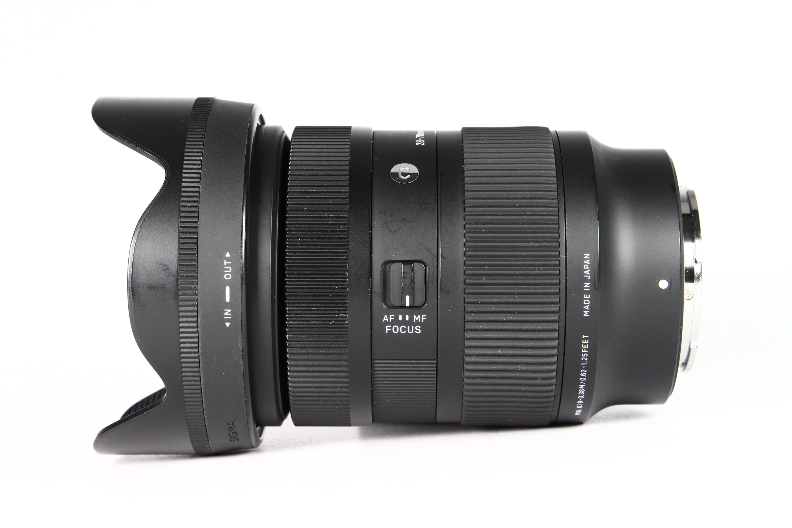 Lente SIGMA ART 28-70mm F2.8 DG DN II para Sony E. Usado