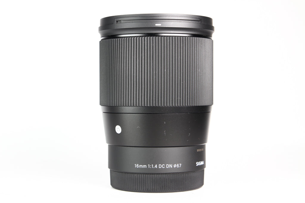 Lente SIGMA Contemporary 16mm F1.4 para Sony. Usado