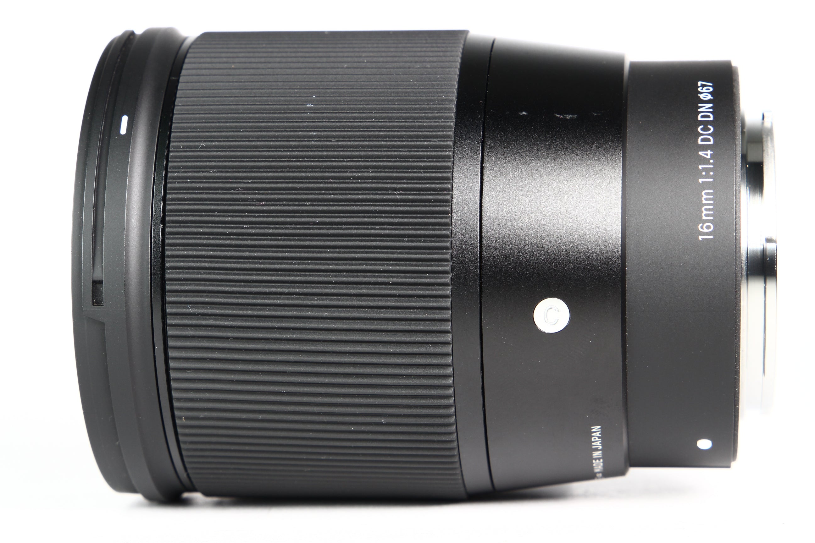 Lente SIGMA Contemporary 16mm F1.4 para Sony. Usado