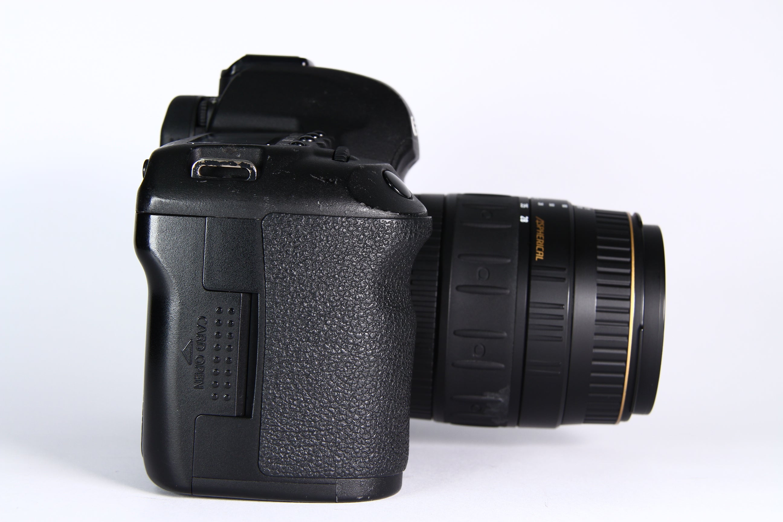 Cámara Digital CANON 5D Mark II Lente 29-90mm. Usada.