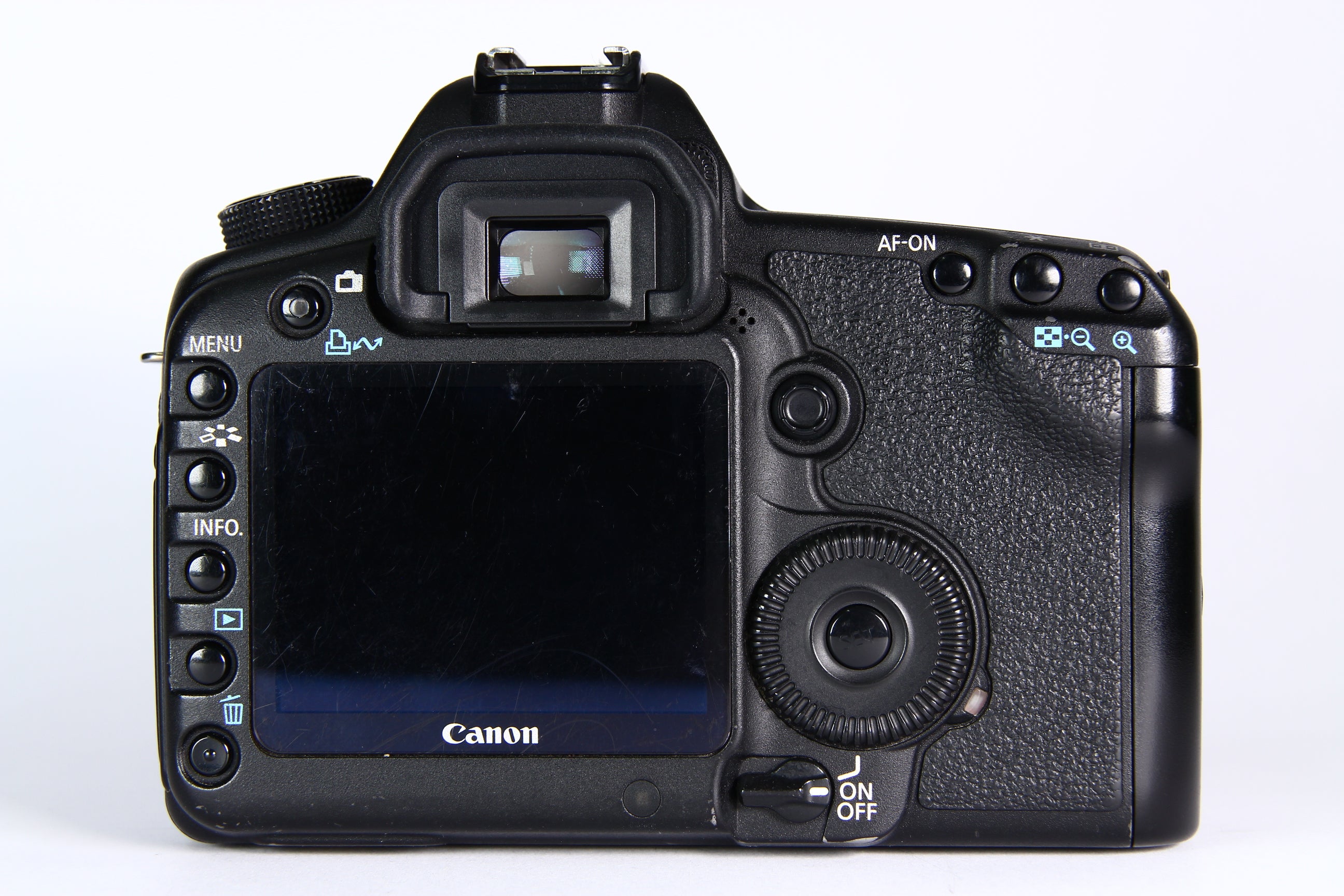 Cámara Digital CANON 5D Mark II Lente 29-90mm. Usada.