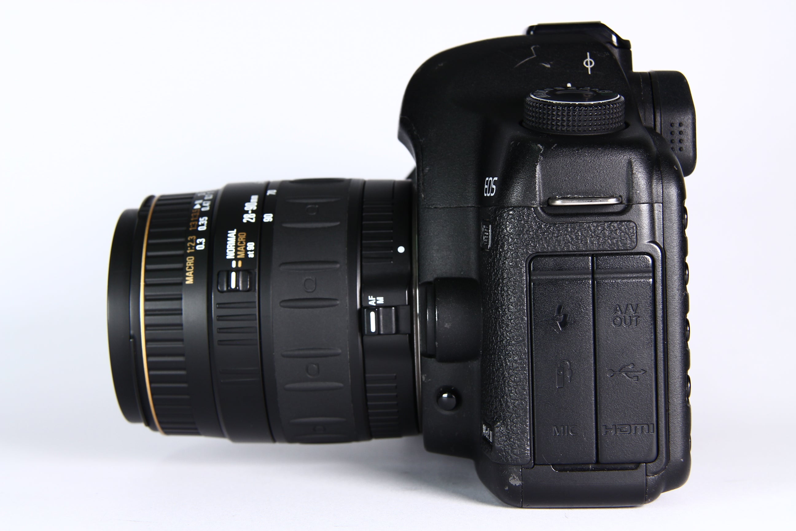 Cámara Digital CANON 5D Mark II Lente 29-90mm. Usada.