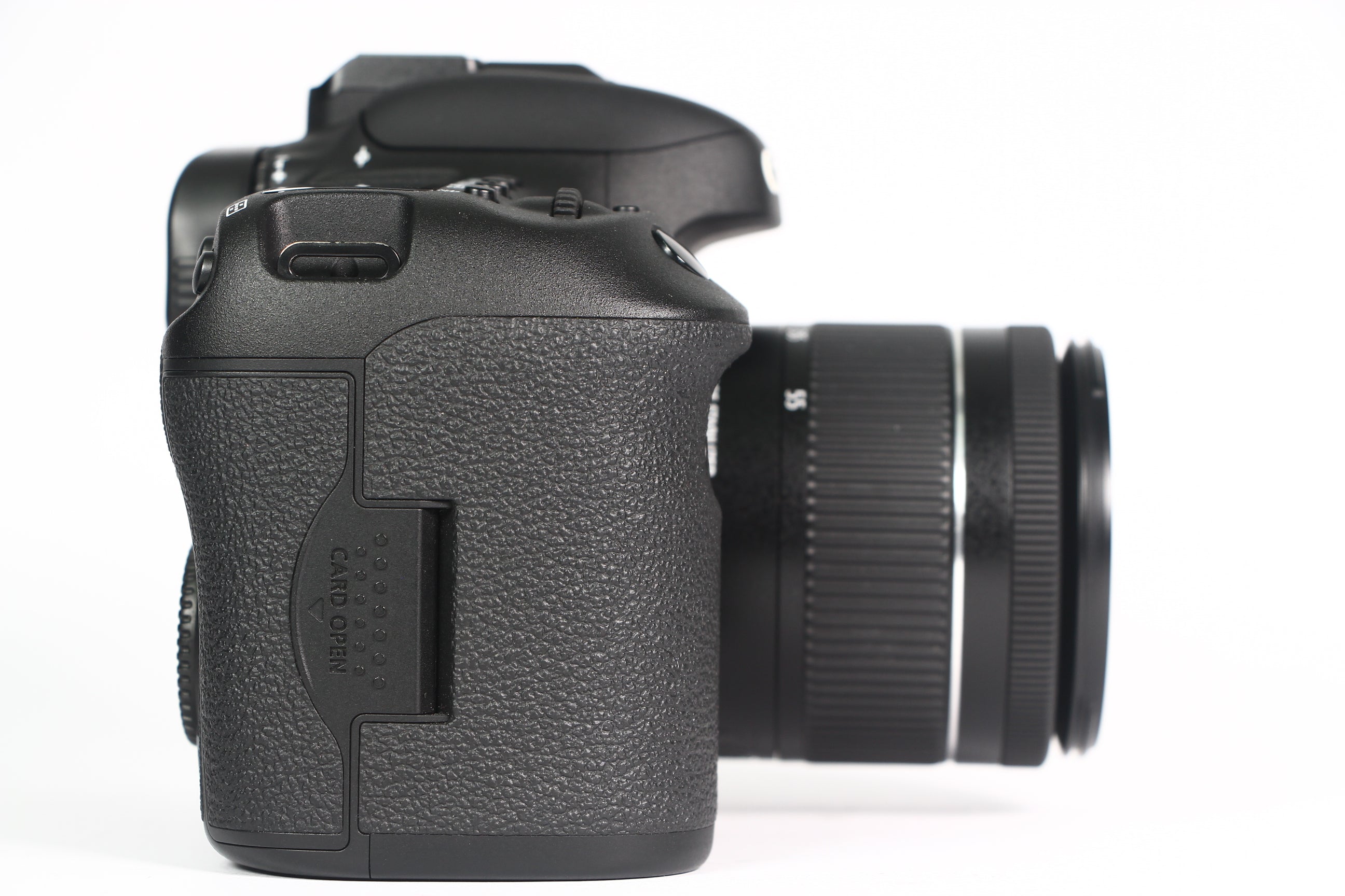 Cámara Digital CANON 7D Mark II Lente 18-55mm IS STM. Usada