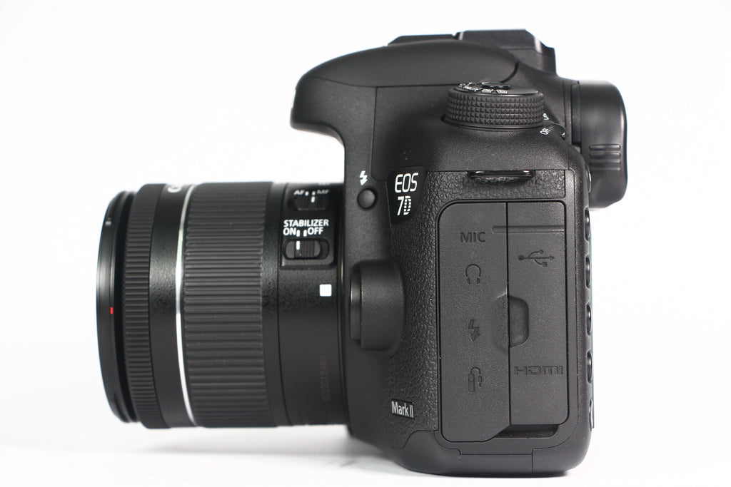 Cámara Digital CANON 7D Mark II Lente 18-55mm IS STM. Usada