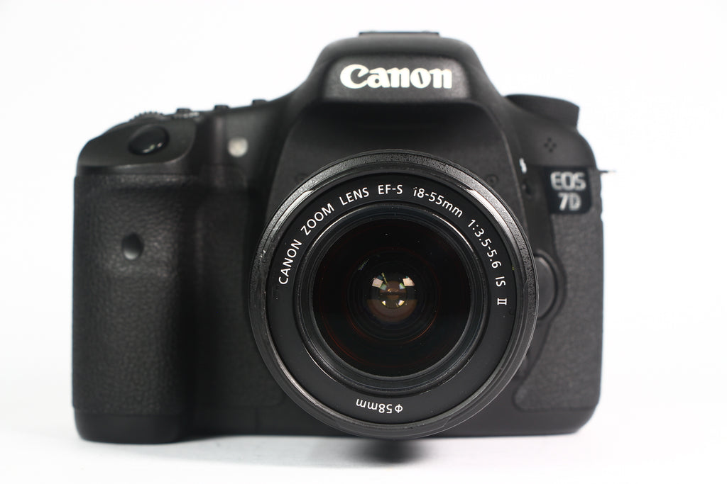 Cámara Digital CANON 7D Lente 18-55mm IS II. Usada.