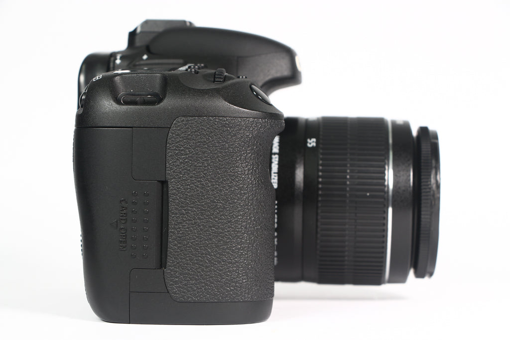 Cámara Digital CANON 7D Lente 18-55mm IS II. Usada.