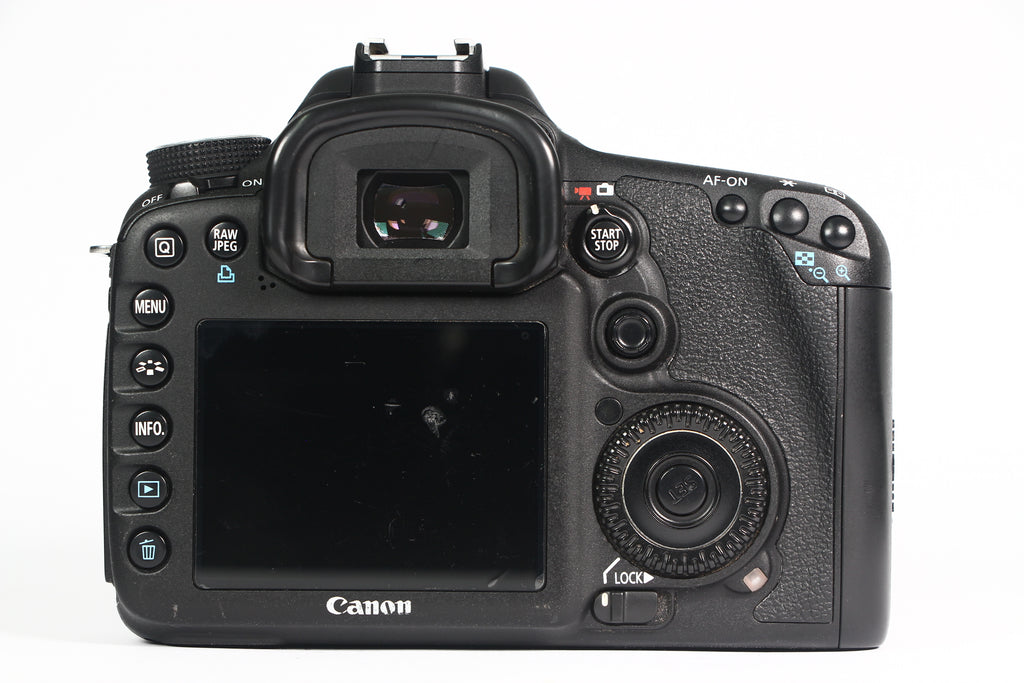 Cámara Digital CANON 7D Lente 18-55mm IS II. Usada.