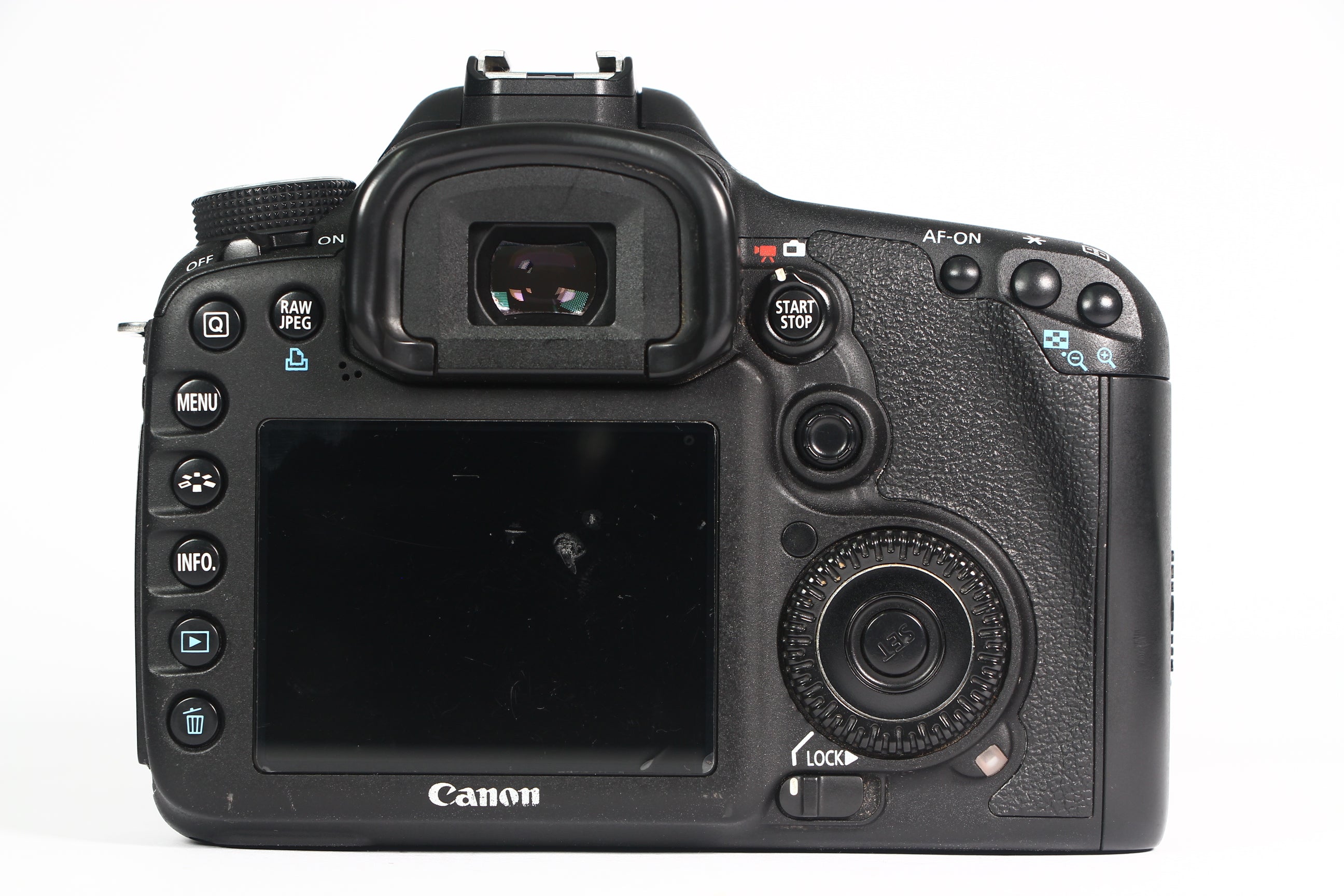 Cámara Digital CANON 7D Lente 18-55mm IS II. Usada.