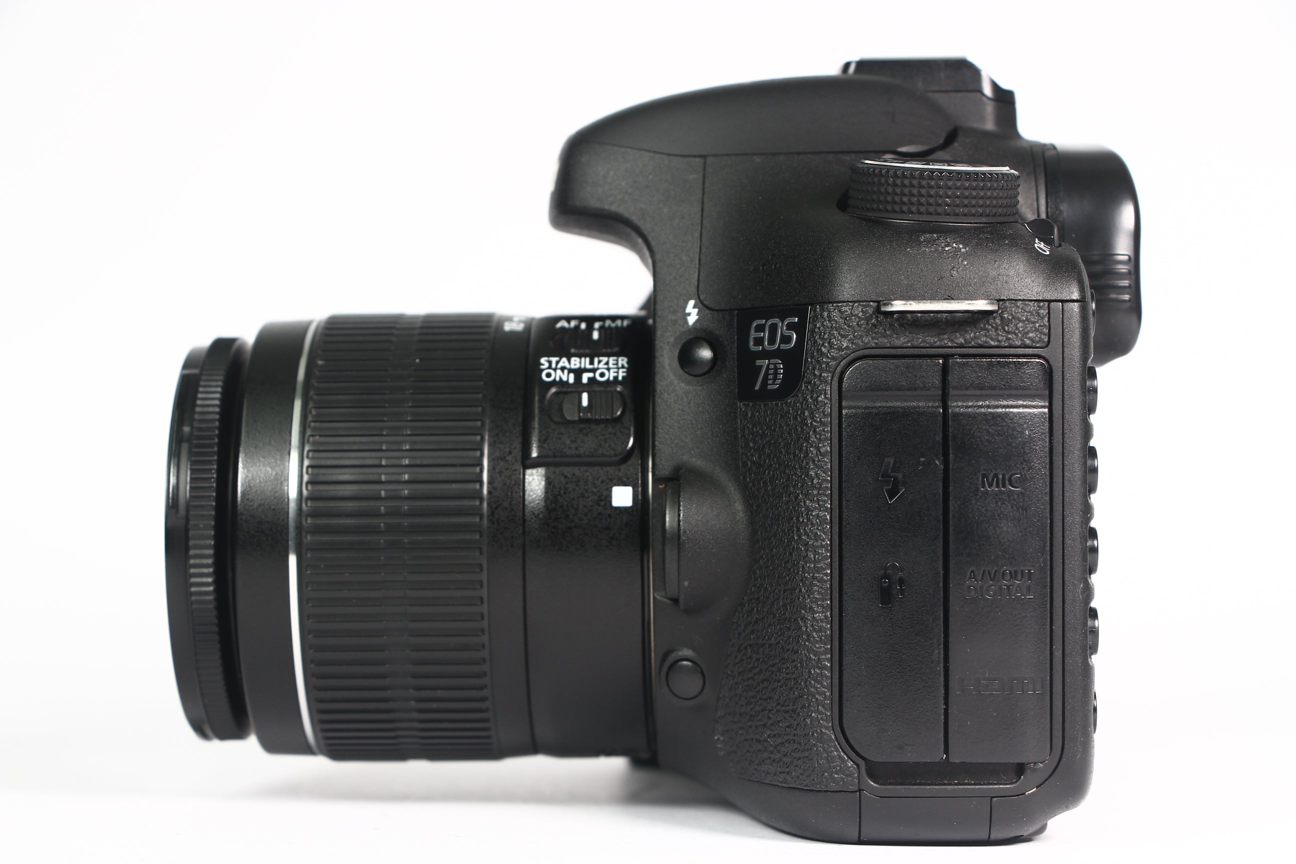 Cámara Digital CANON 7D Lente 18-55mm IS II. Usada.