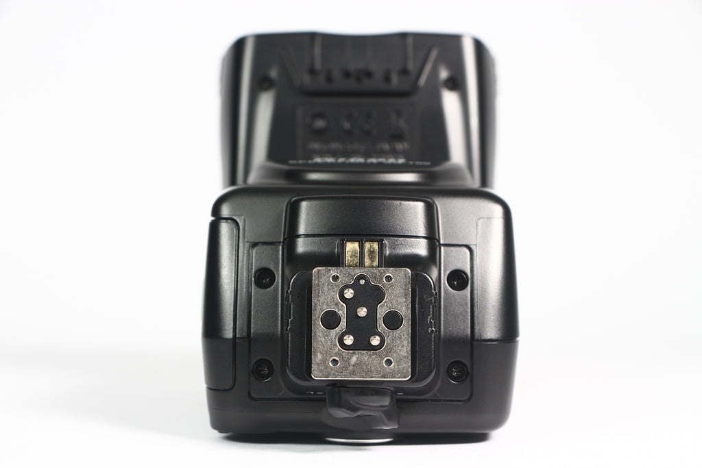 Flash Nikon Speedlight SB-700. Usado