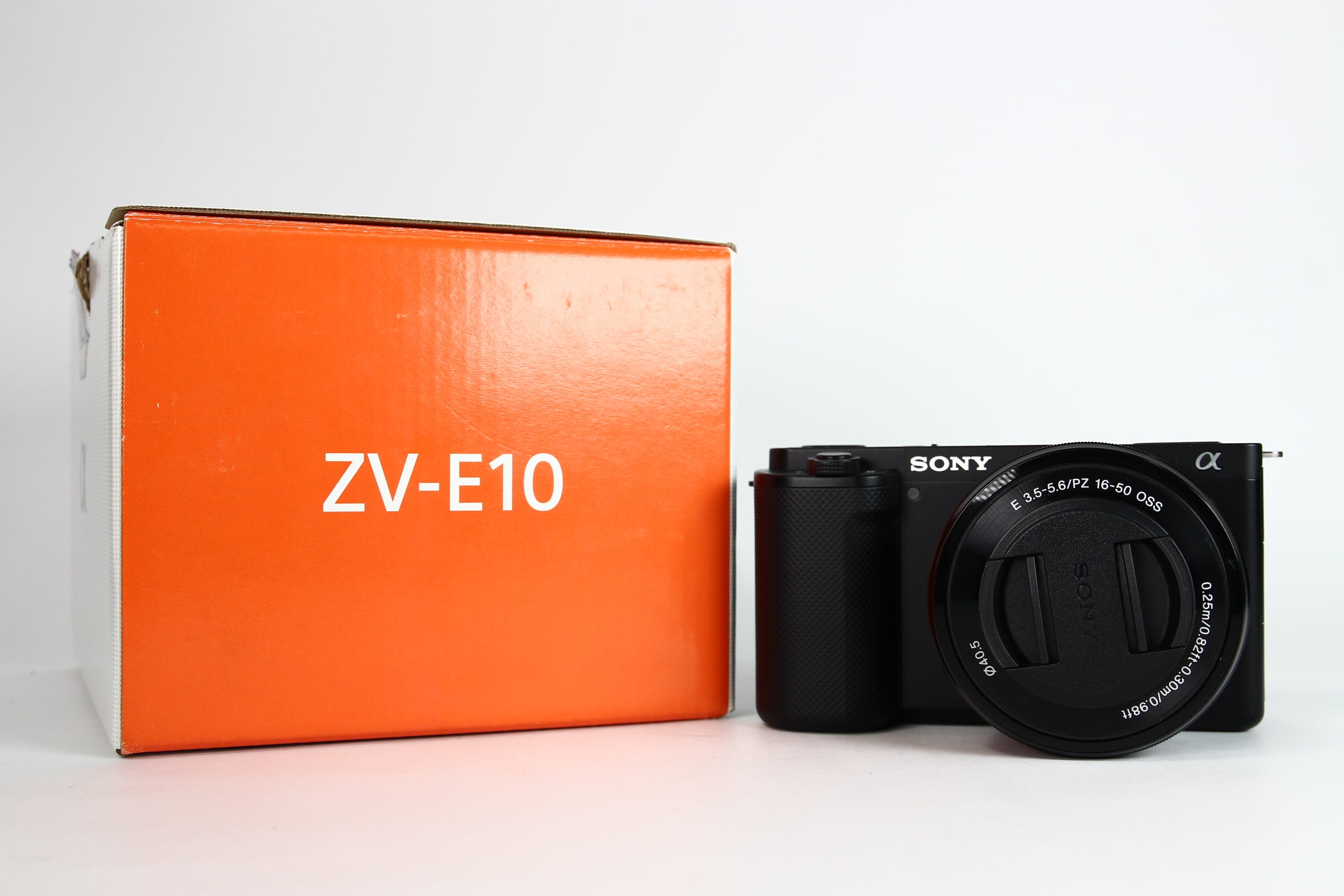 Cámara Digital SONY ZV-E10 con lente 16-50mm. Usada